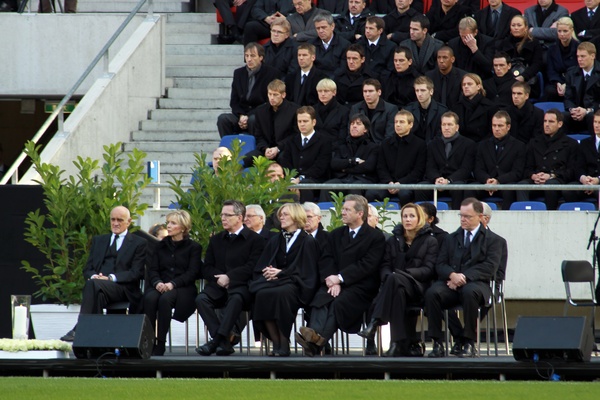 Trauerfeier Enke   066.jpg